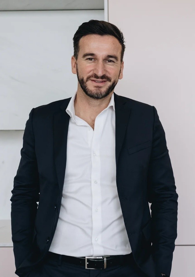 Parole dexpert : Mickal Curtil, Directeur commercial Cuisines AvivA, dvoile ses cls de russite en franchise