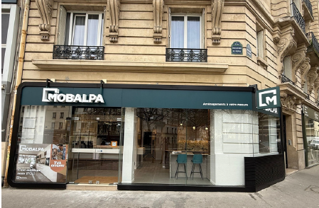 ANTONY ET M�LANIE FERREIRA OUVRENT LEUR 2E MAGASIN MOBALPA, � PARIS 12E