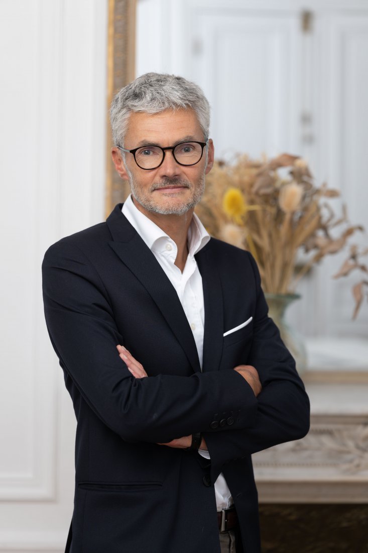 JEAN-�FRAN�OIS CHARVAT NOUVEAU DIRECTEUR G�N�RAL IXINA FRANCE